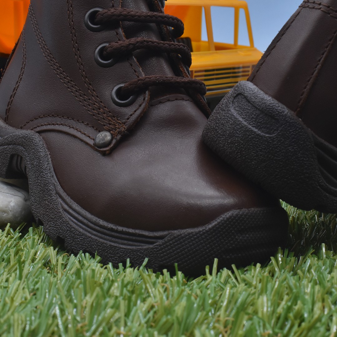 Children's Brown Boots Model 810