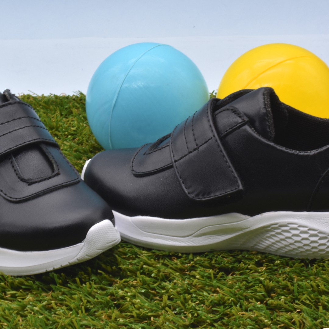 Children's black tennis Model 535