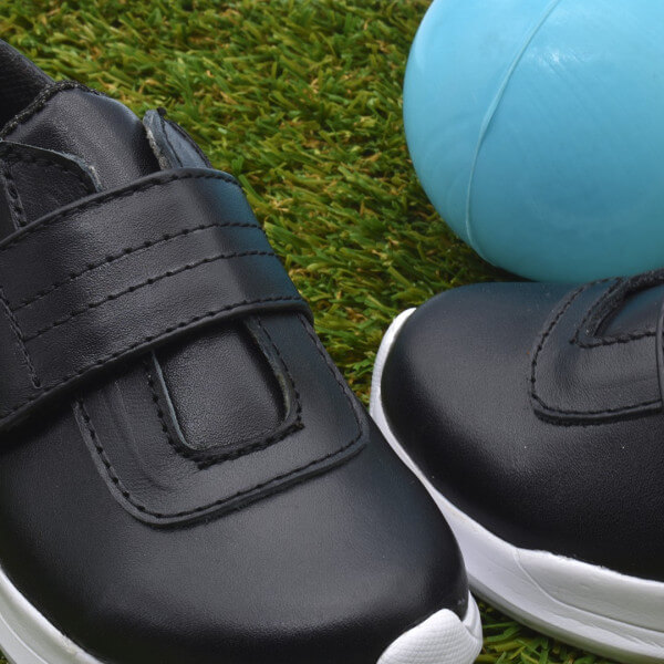 Children's black tennis Model 535