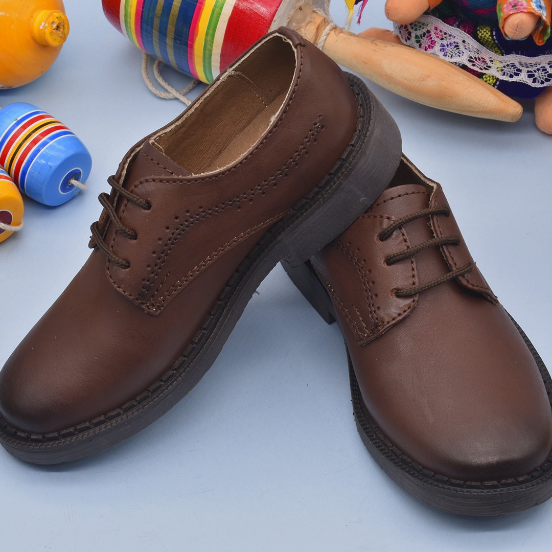 Children's brown shoes Model 400
