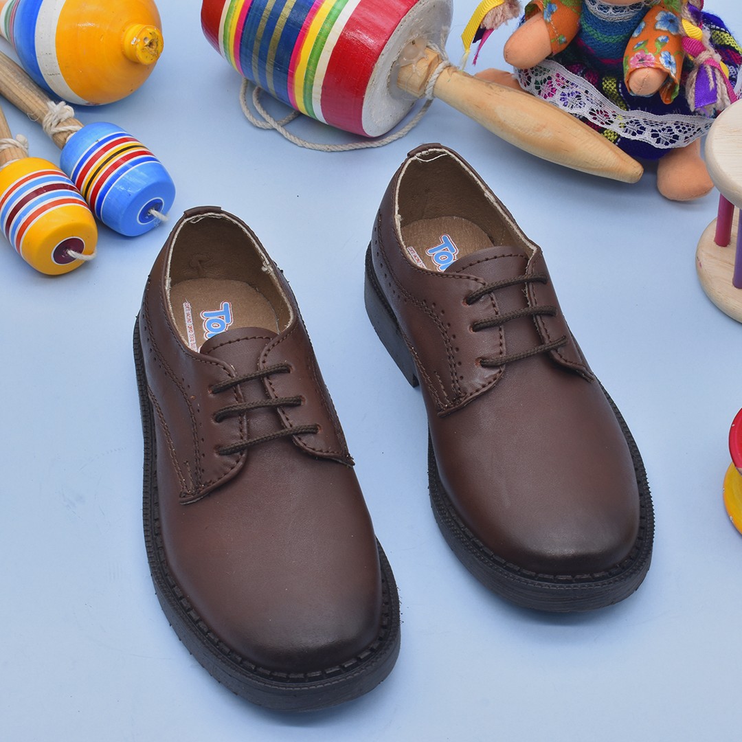 Children's brown shoes Model 400