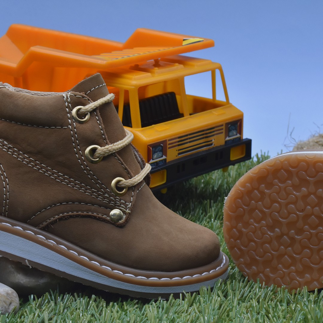 Children's hazel boots Model 810-P