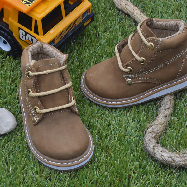 Children's hazel boots Model 810-P