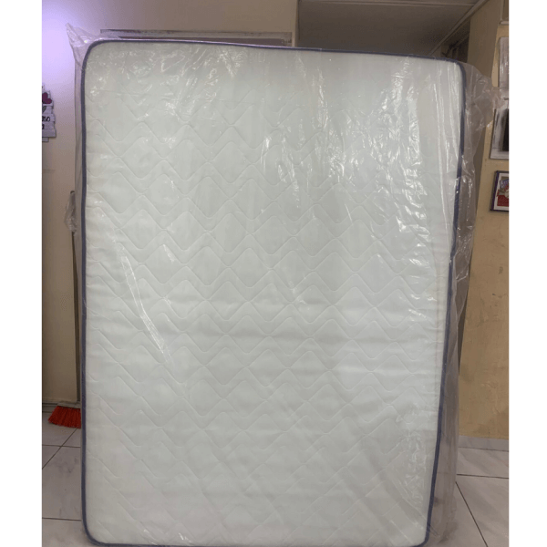 Single Innerspring Mattress / Bouncy Comfort / Single Sleeper Size