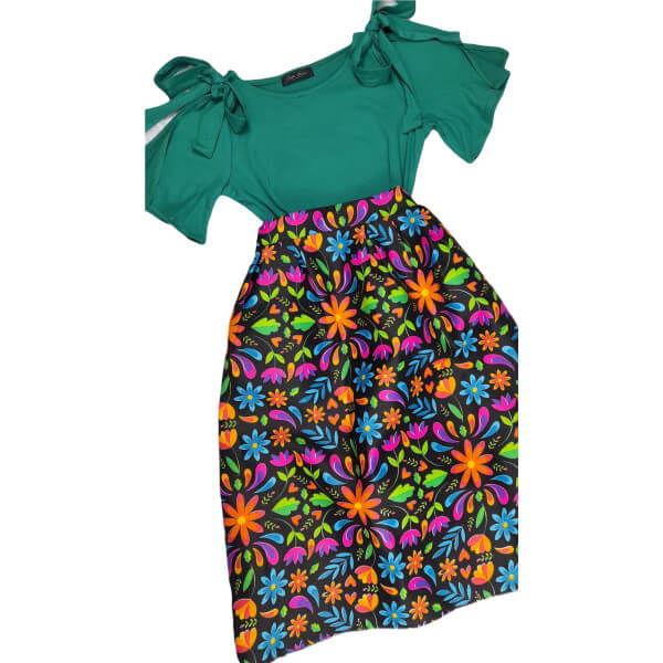Short-sleeved blouse with frida khalo print Mexican skirt set