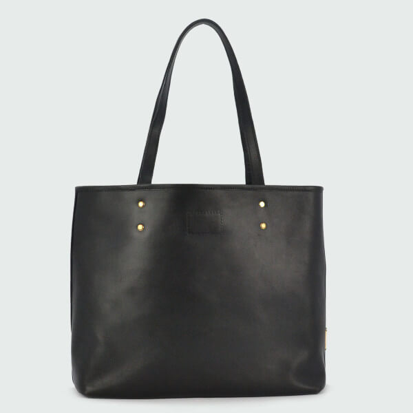 Queen Challenger Black Bag